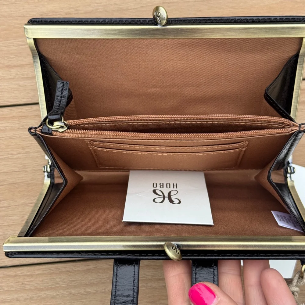 New HOBO Violet Black Leather Wristlet Wallet NWT - Picture 7 of 9